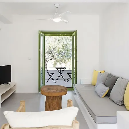 Seaside Paros Beach House Green Apartment
